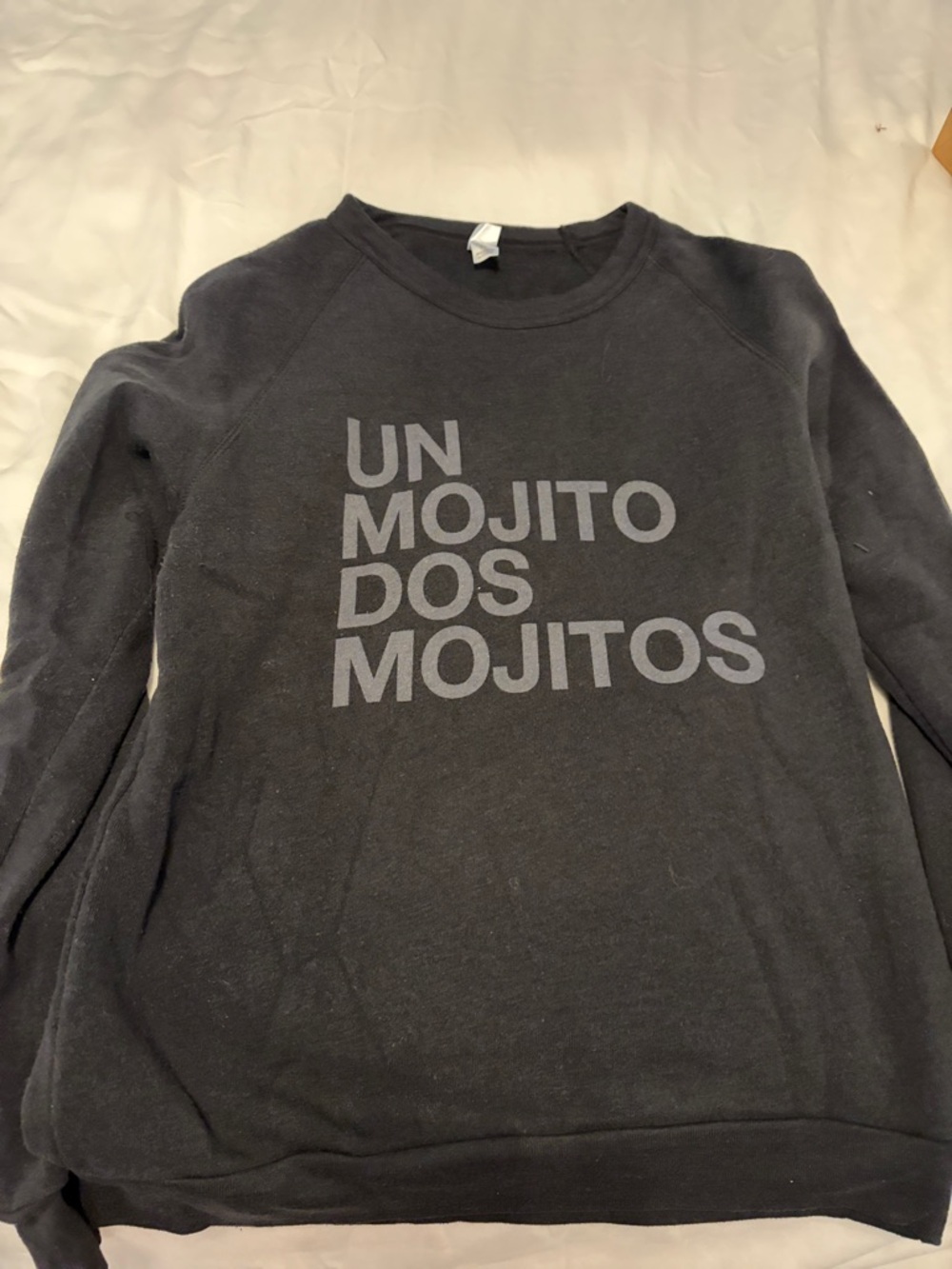 Women's Black Graphic Sweatshirt - Un Mojito Dos Mojitos